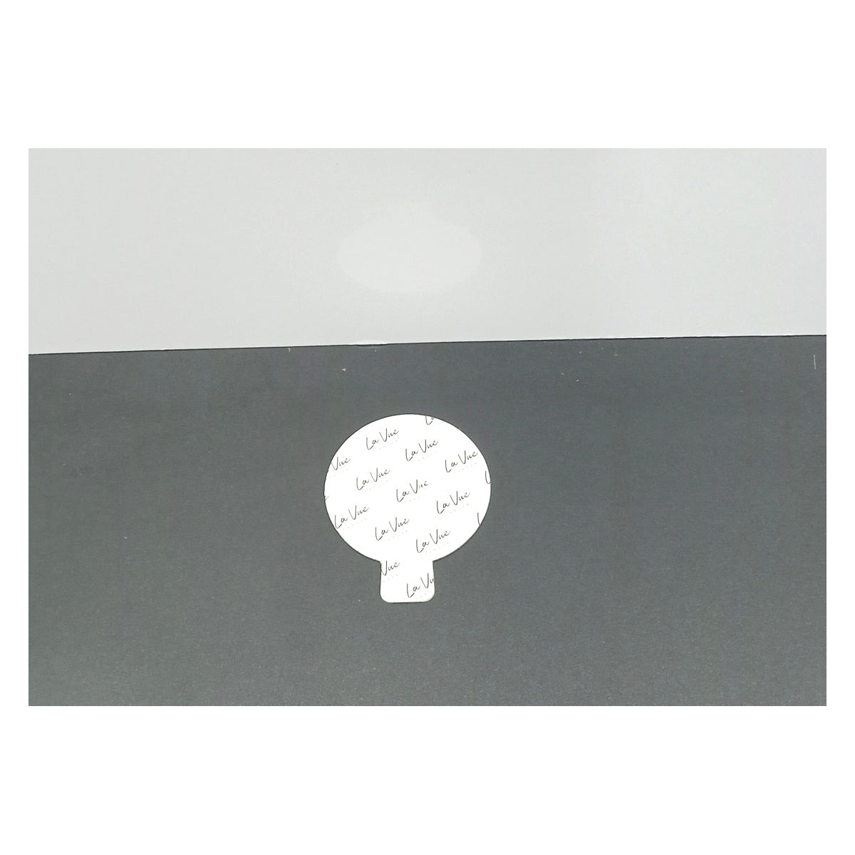 Round white cardboard pastry boards