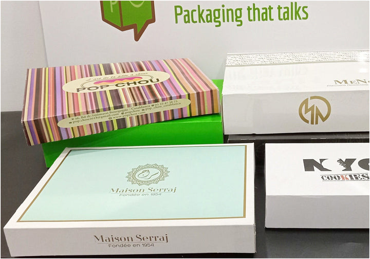 Caja cubrebandeja de pastelería personalizada en rosa y blanco