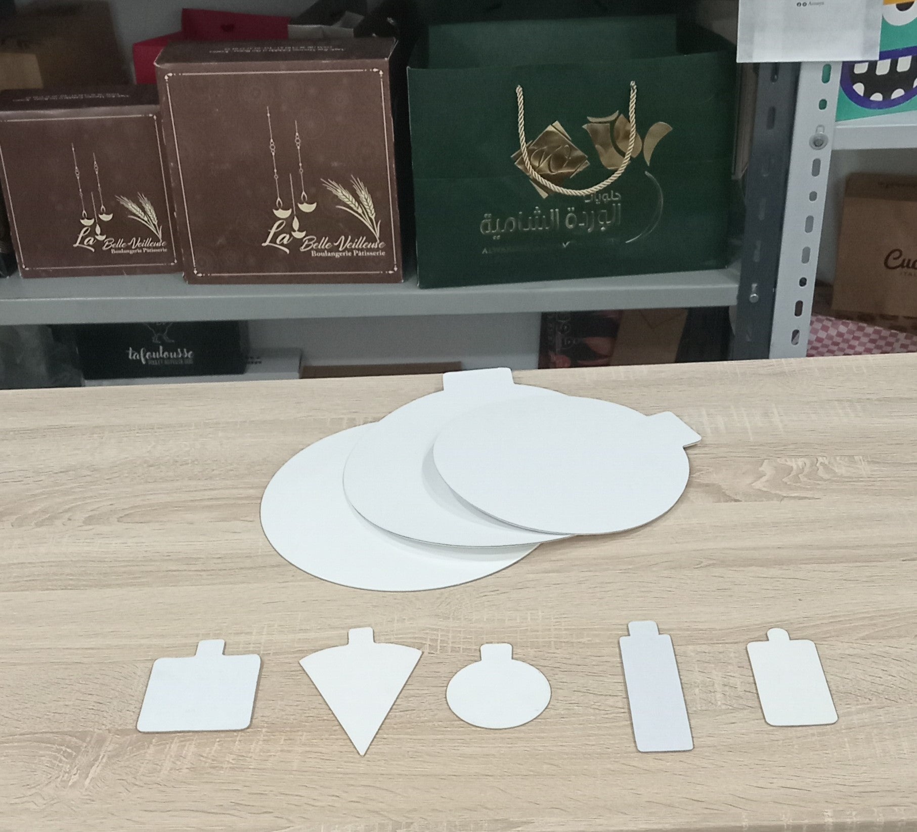 Languettes pâtissières blanches en plusieurs formes Livpack