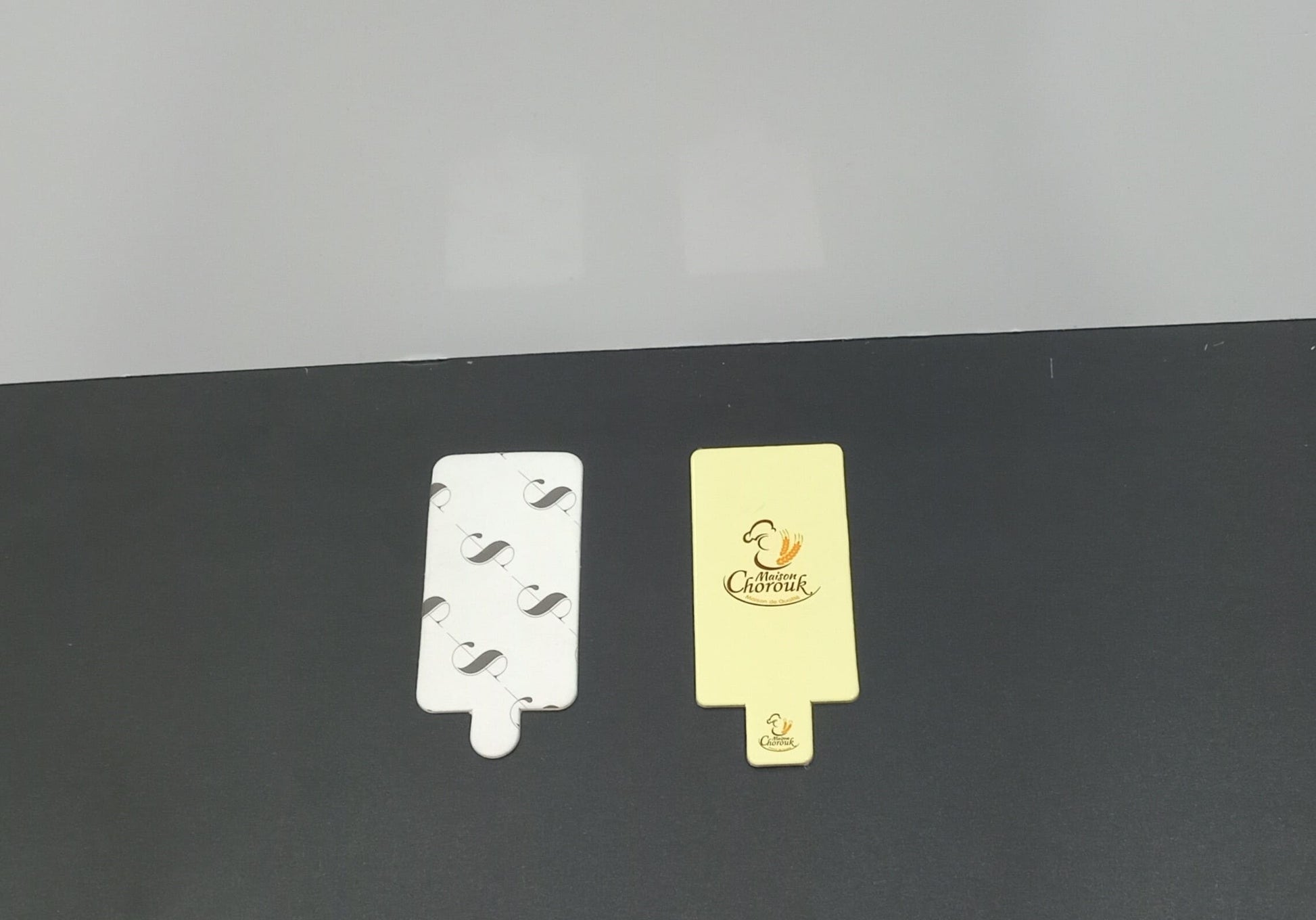 Languettes en carton imprimé – emballage pâtisserie