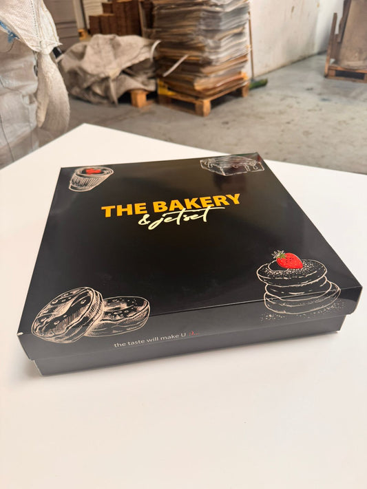 Exemple de coffret personnalisé avec couvercle et finition extérieure plastifiée