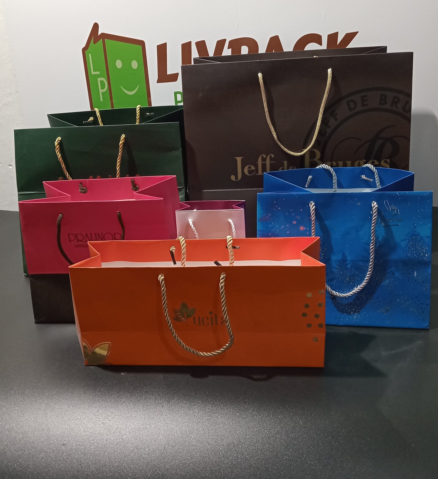sac carton rigide sur mesure branding

